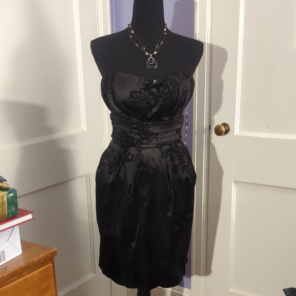 Chic Strapless Black Dress